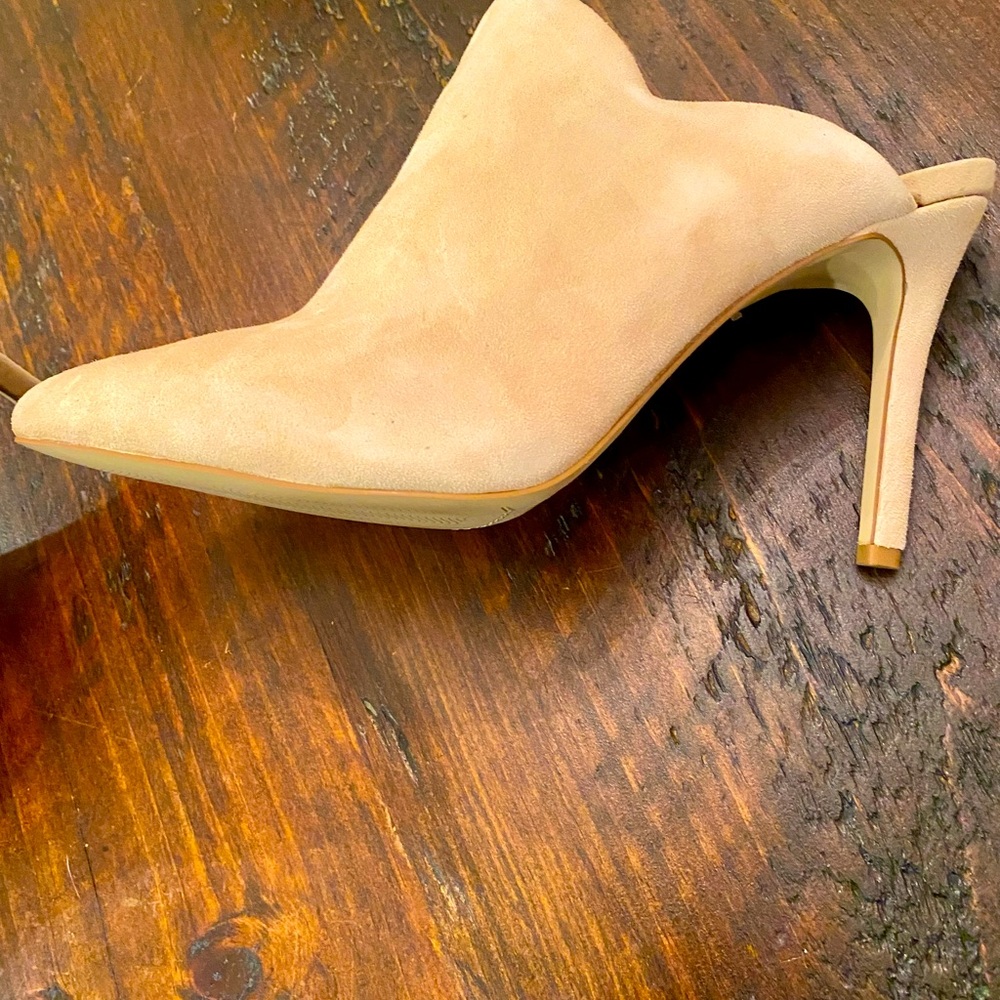 Gianni Bini Spanish Sand Suede Heels